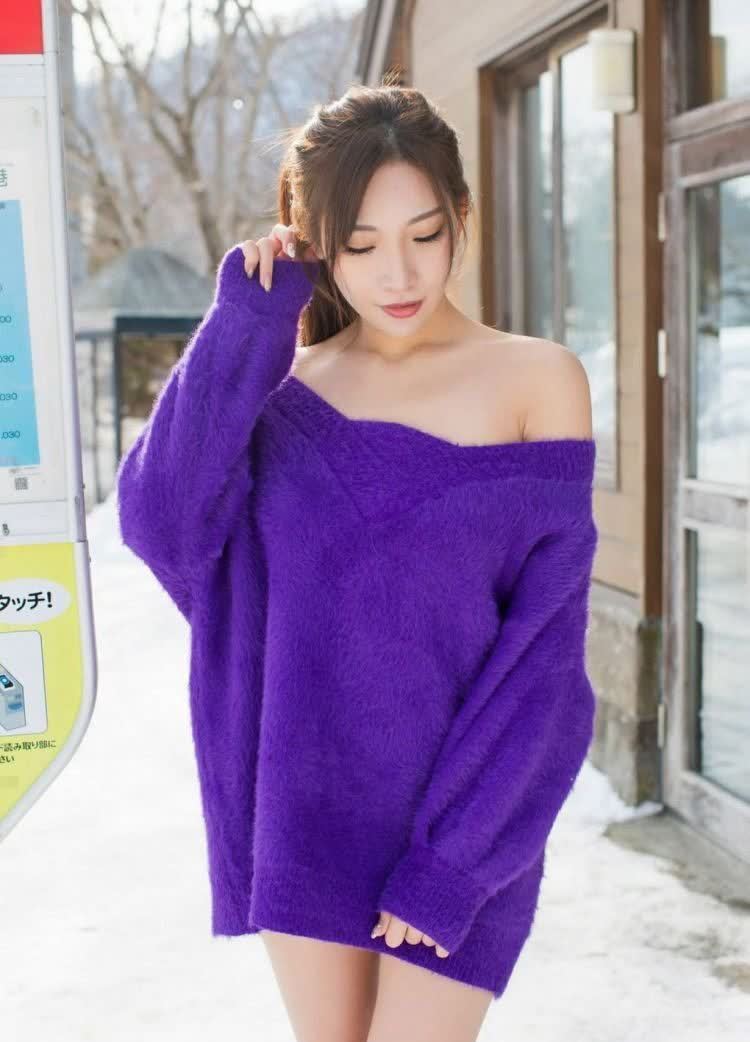 性感|小姐姐爱穿露肩毛衣, 秀出性感锁骨, 魅力迷人