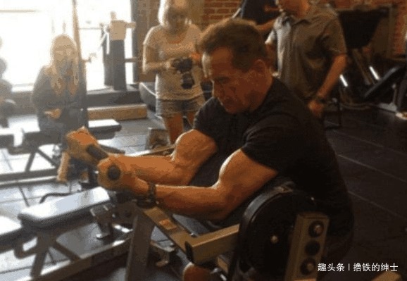 消化体统|年轻时候的健身肌肉男老了以后，身体会变什么样