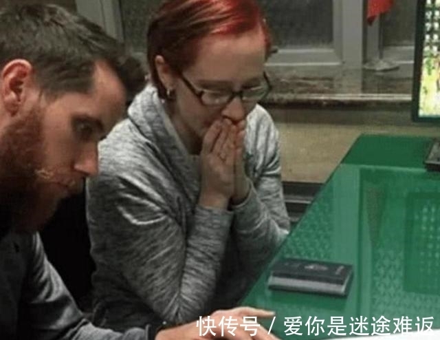 孤儿院|1岁女婴因患“蓝瞳”吓坏父母,却被富豪当宝领养走,如今怎样了