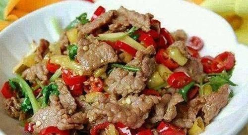 饭店|厨师长教你一个诀窍，炒肉菜要用“它”，做出星级饭店的味道