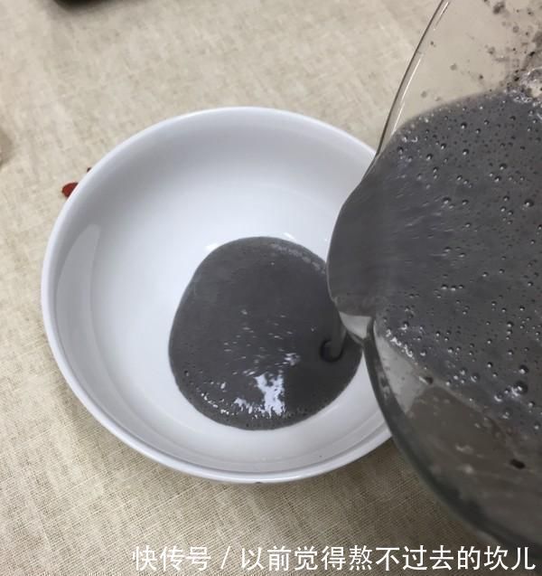 天冷了，坚持每周喝3次它，头发乌黑，老掉发的人要多吃