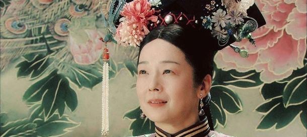 清朝|这个女人比武则天还强硬,却只知道享乐,尸体被挖出后连狗都嫌弃