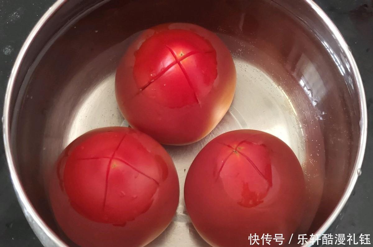 搭配|丝瓜和番茄的完美搭配，简单一炒，开胃下饭，家人都爱吃