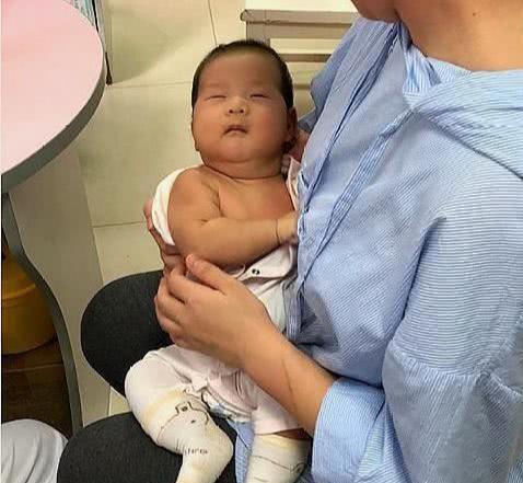 孩子|父母给娃起名“姜林”，办出生证时护士打错字，宝妈看后却很开心