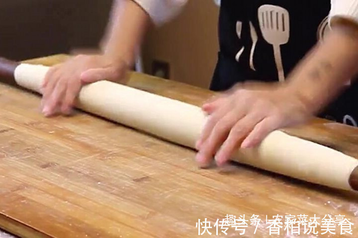 早餐吃一碗酸酸开胃的酸汤面，开启一天的好胃口，把汤做好是关键
