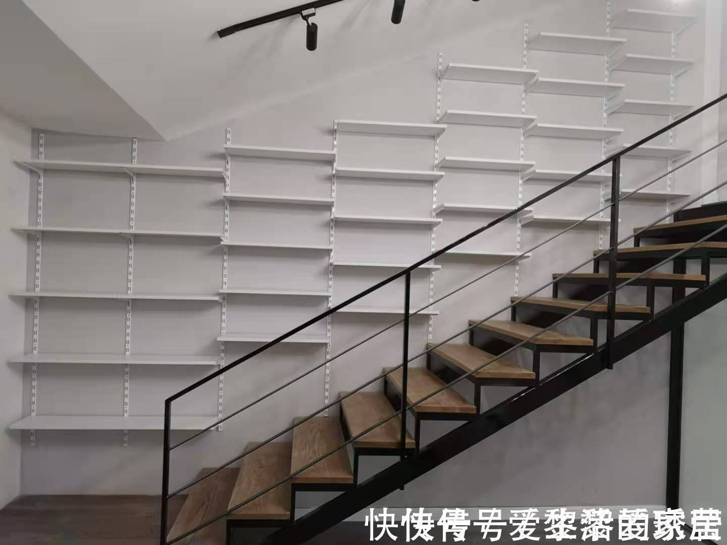 小天地|设计师的魔法,家里这几个地方都能改书房!