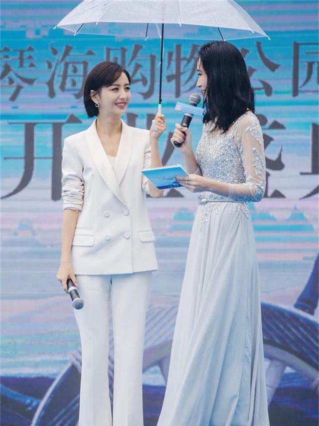 “豆腐裤”显瘦好穿，表现城市女性的简洁利索，三四十岁不能错过