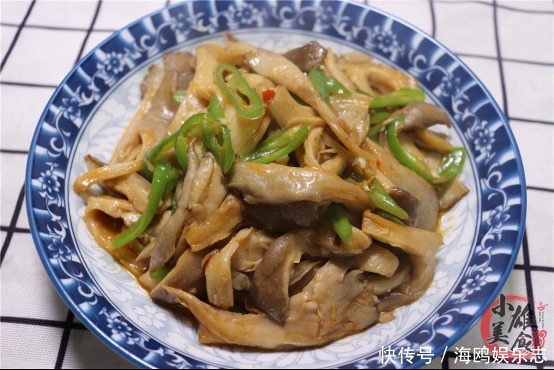入味|炒蘑菇时,直接下锅炒就“毁”了,多加这一步,蘑菇鲜嫩更入味