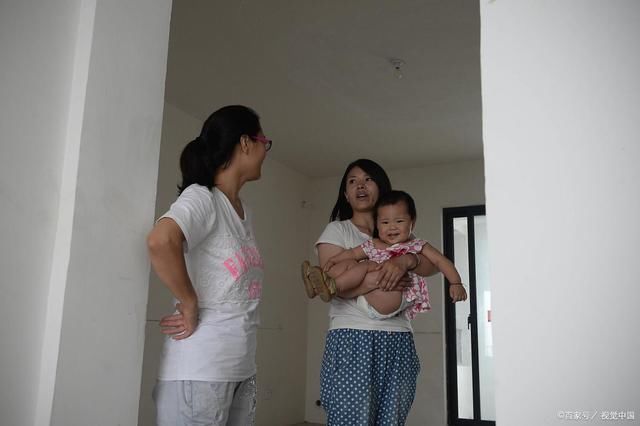 京东|京东招001号快递员,刘强东允诺干满5年买房,如今状况让人惊讶