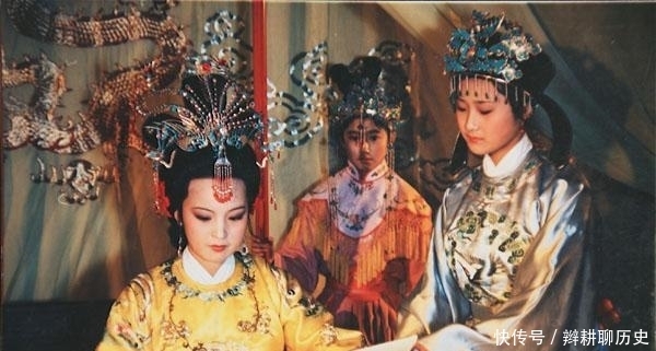 元春不喜“绿玉”,和黛玉无关,而是透露了她被皇后刁难的苦楚