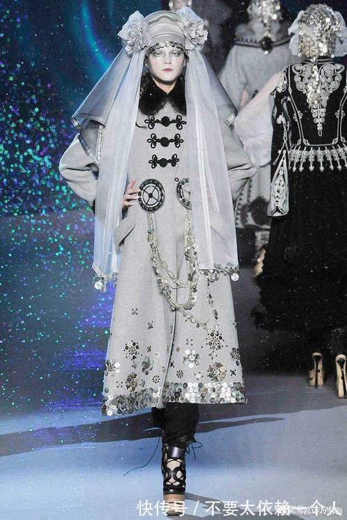 微微一笑@圣母泪妆为什么那么火怜悯众生的高级妆容