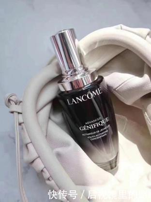 正确的护肤步骤居然可以年轻十岁！皮肤好到发光全靠她们！