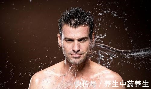 皮肤 男生需要怎样护肤呢!