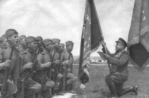 演说|已经离任的首相丘吉尔，为何一番铁幕演说就开启几十年的美苏冷战