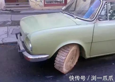 |搞笑GIF:利用废弃袋子自制了一条内裤