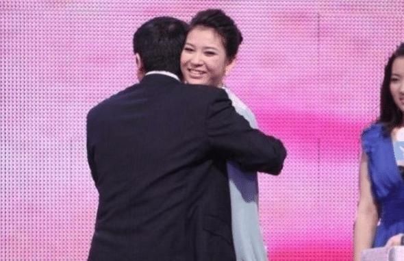 当初在《非诚》上被牵走的无臂女孩,下台一分钟就被甩,后来怎样