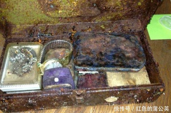  旧房|小伙打扫先辈旧房时，偶然看到“密码锁”，撬开一瞧顿时乐开了花