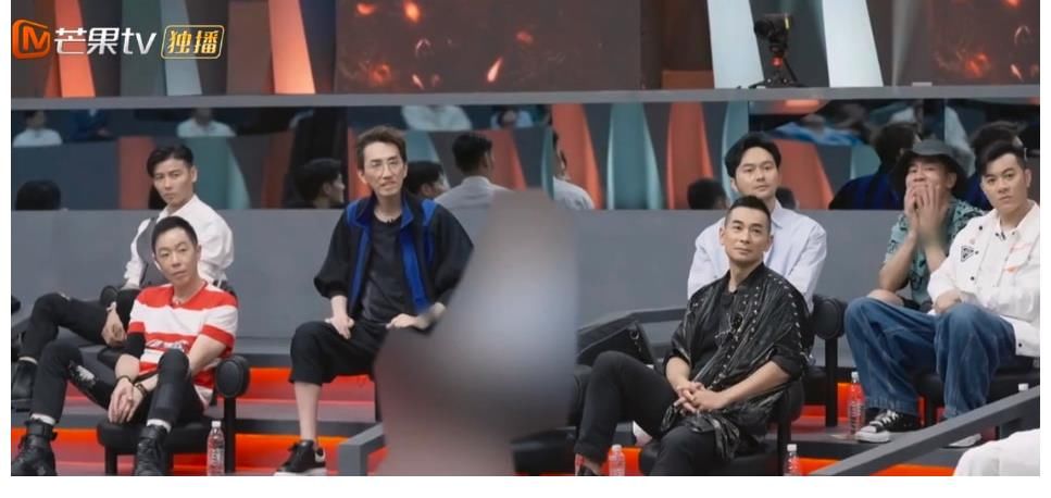 打工人实惨！《哥哥》后期连夜给李云迪打码，粗糙马赛克太醒目