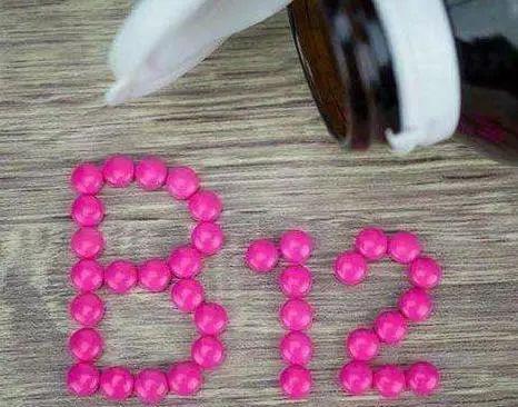 急性贫血|无论养什么花,养好根是基础,用“2种药”倒盆里,根系变更壮!