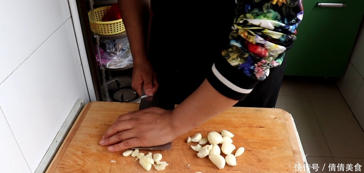 金针菇最好吃的做法，香辣过瘾，好吃又下饭