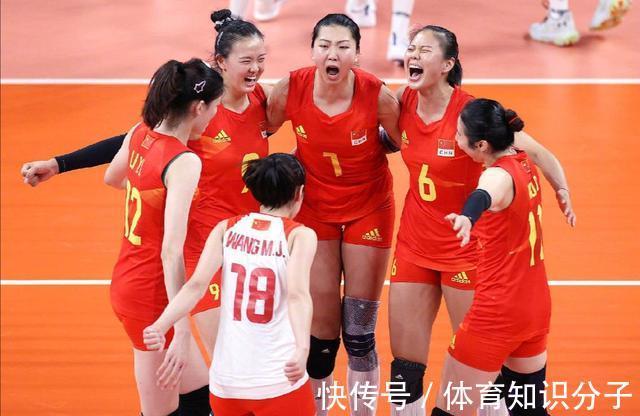 郎平|女排集训有新意:队员教练一起进训练营!但主教练权力变小!