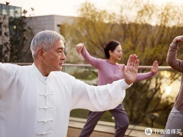 亚瑟士|这4款才是真正良心的“老人鞋”，别再傻傻交智商税了