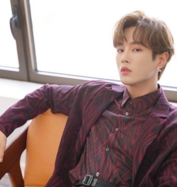 乐华选秀综艺《发光的名字》共40位练习生,全员蒙面参加录制