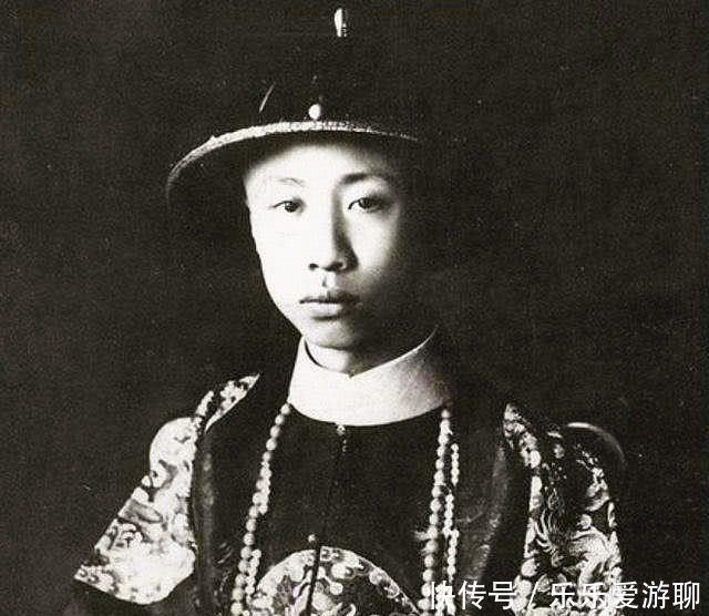 博物馆|为了和过去告别,溥仪亲手从身上剪下一物,捐给了故宫博物馆