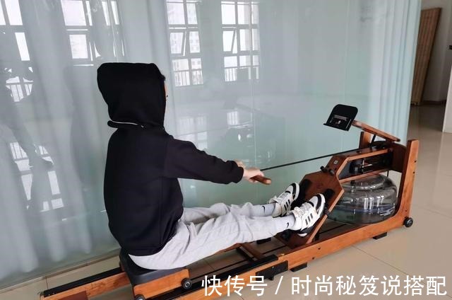 跑步机|不去健身也能全身燃脂!野小兽智能划船机评测不伤膝盖式的减肥!