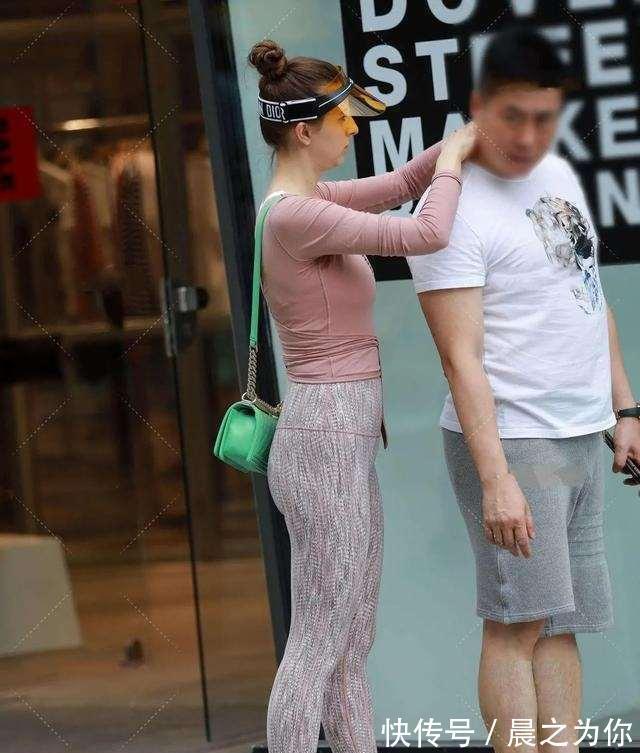 减龄 体态苗条的瑜伽裤美女,选定文雅减龄的样式,文雅浪漫