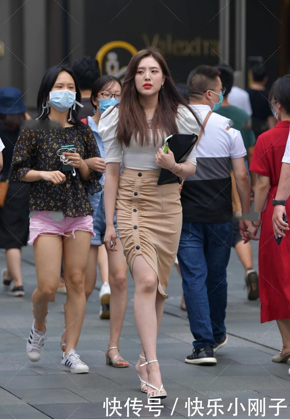 身段|尽管不再年轻,但这位80后贵妇依然充满光环,有一种韵味让你着迷