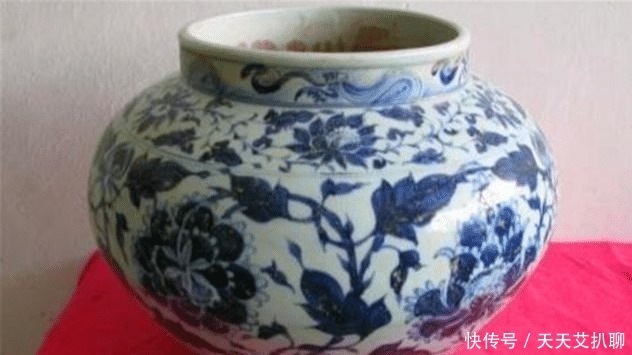 腌菜|妇人捧腌菜罐鉴宝,专家:值30多万,妇人:家中还有上千个