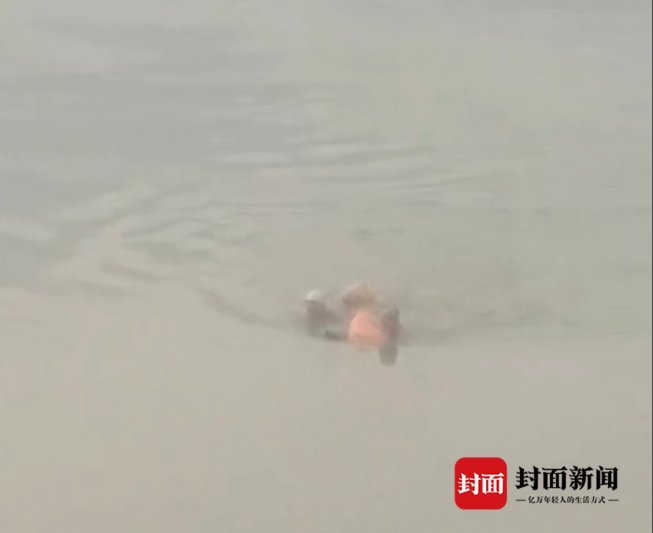 金沙江|女子不会游泳失足跌入金沙江漂流近20公里获救救人英雄累得咳血