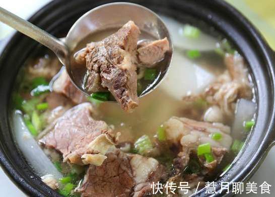 牛肉汤|炖牛肉汤时，别再乱放调料了，牢记3个技巧，牛肉软烂，汤汁鲜美