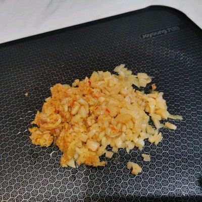 月饼|#鲜到鲜得,月满中秋,沉鱼落宴#辣白菜鲜肉月饼