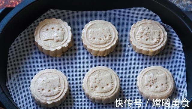 老一辈留下来的做法真好,不用水不用油,吃一次想十次,好吃极了