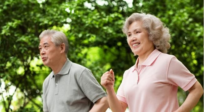 寿命长的女性,多有5个“共性”,若你均符合,或是长寿体质