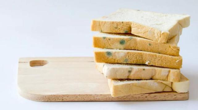 纽康森素|甲状腺结节不能吃鸡蛋？医生直言：这3物才是损害甲状腺的“利器”