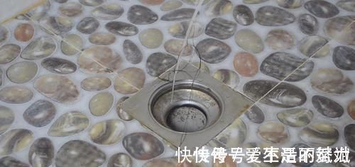 疏通|卫生间放2根塑料扎带,真是厉害了,解决了困扰大家的一个难题