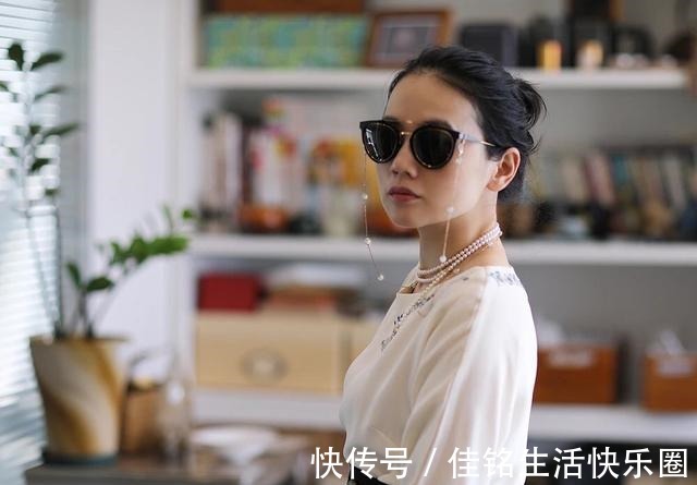 burberry 珠宝首饰还能这样佩戴,这些奇特造型却充满时尚味道,奢华感爆棚!