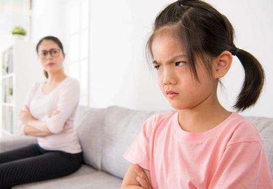 小爱|打小爱说这3类话的娃,长大多是忘恩的“白眼狼”,家长赶紧纠正