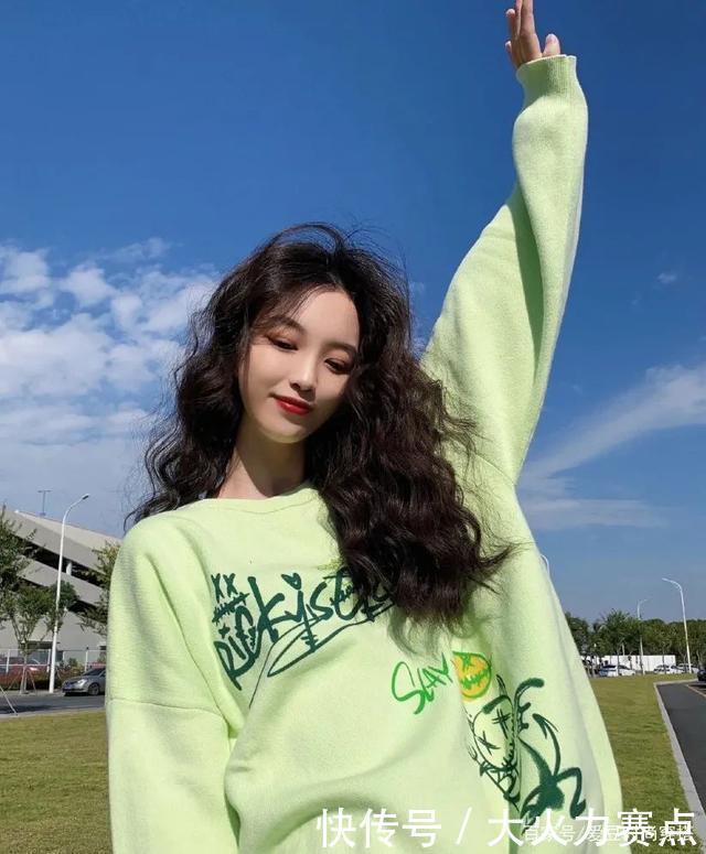  卫衣|卫衣这么穿，真的显胖又显矮