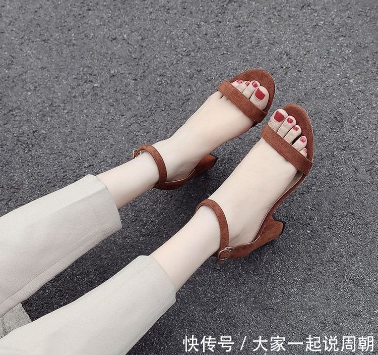 经典高跟鞋凉鞋,穿出神秘性感呈现优雅气质