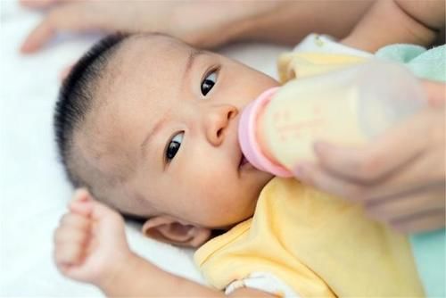 母乳喂养|为什么越来越多宝妈放弃了母乳喂养，选择奶粉喂养呢？