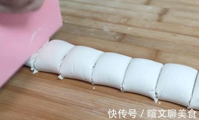 空心|一碗糯米粉,开水一烫,教你做空心麻团,不开裂不回缩,个个空心