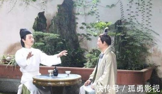 嘲讽@李白受到儒生的嘲讽,他随即写下一首诗,成了千年以来骂人的绝唱