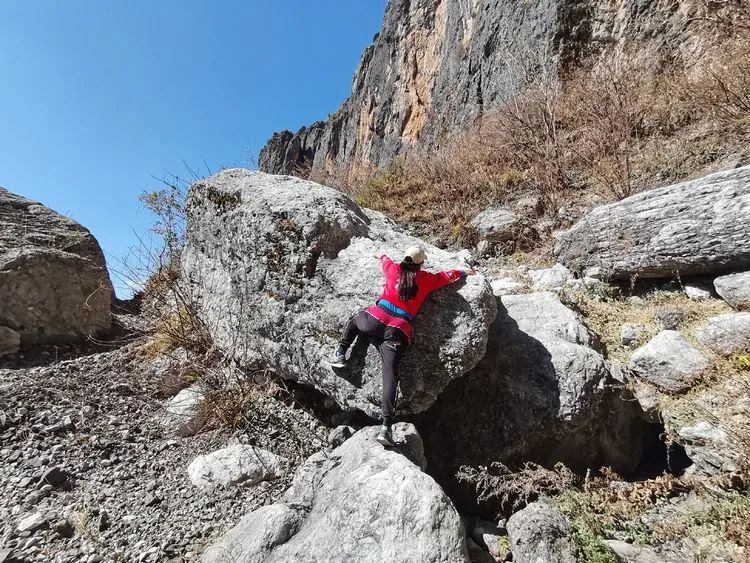 指南村|登顶东川小牯牛山——慈悲殿