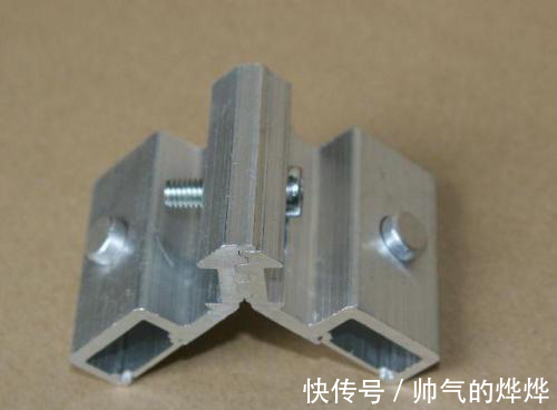 自攻螺丝|门窗角码的作用是什么呢