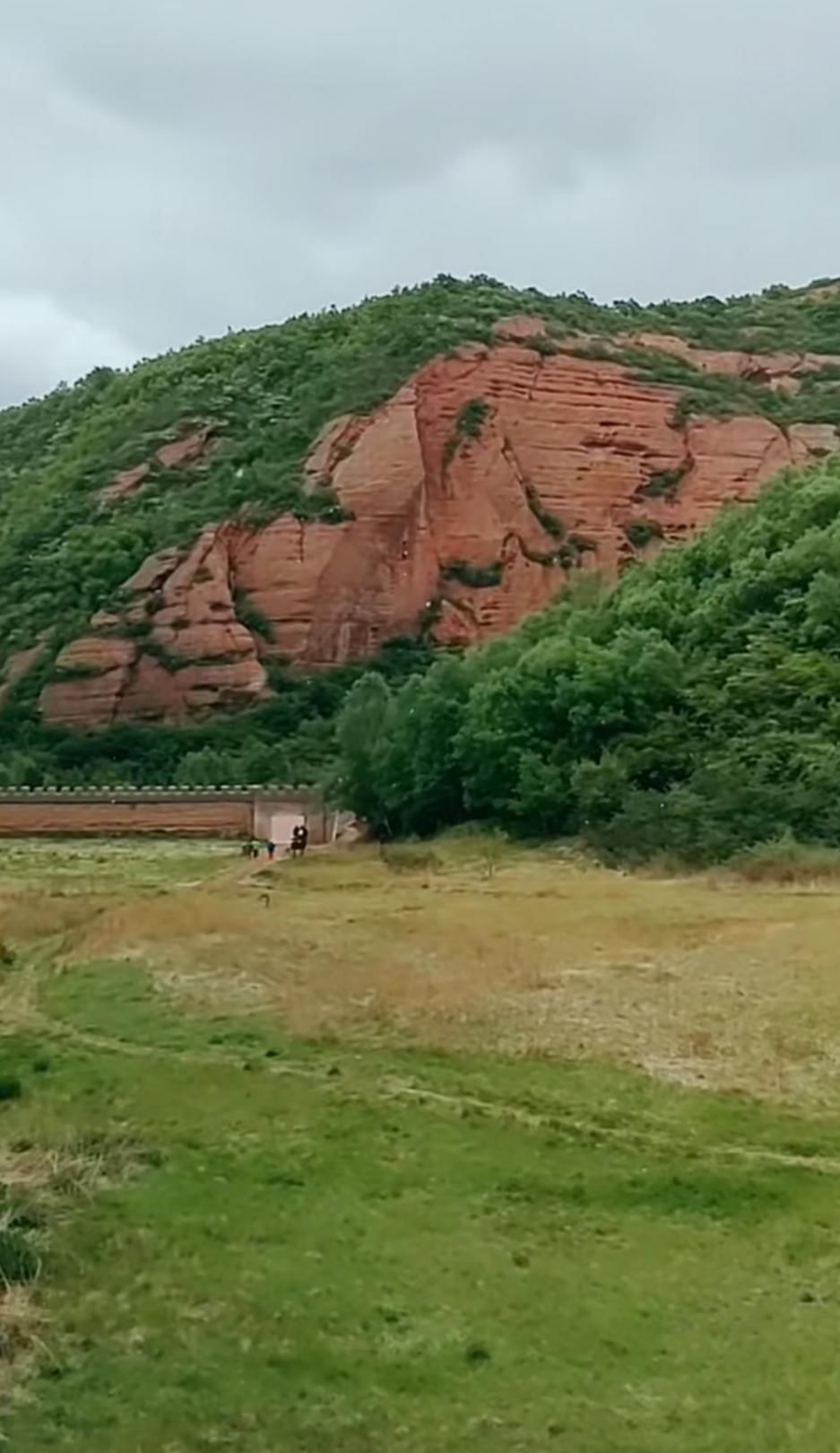 特别|七彩丹霞火石寨风景区，拥有丹霞地貌