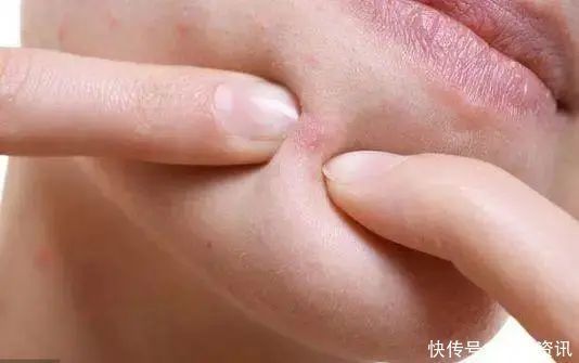 代茶饮|身体有6个表现,肝部已变“脏”,一个不占,恭喜,肝还很干净